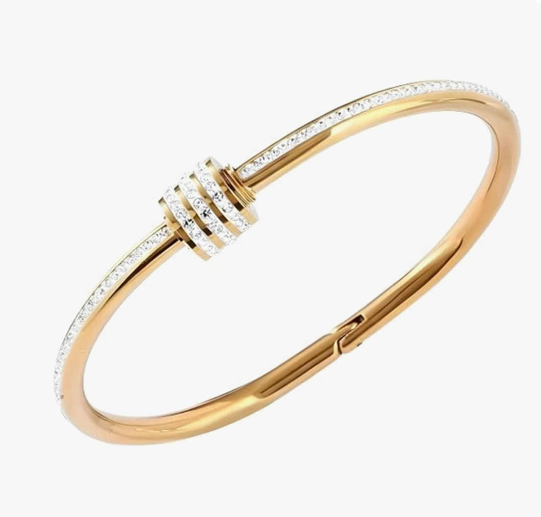 Knot in Gold Bangle
